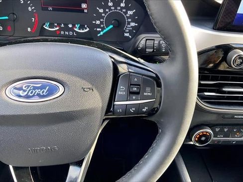 Used 2022 Ford Escape SE w/ Cold Weather Package image 18