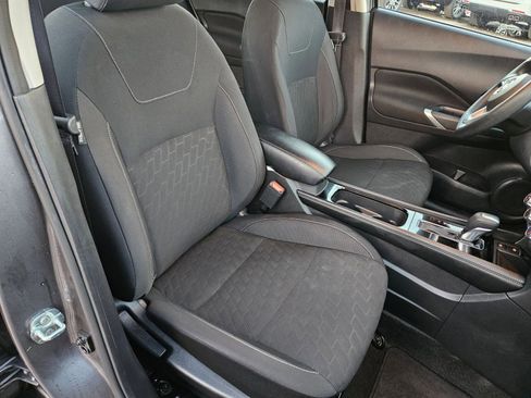 Used 2024 Nissan Kicks SV image 29