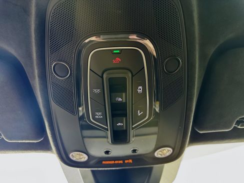 Used 2024 Lamborghini Urus S AWD/4WD image 32