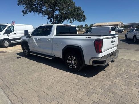 Used 2019 GMC Sierra 1500 SLE w/ SLE Value Package AWD/4WD image 3