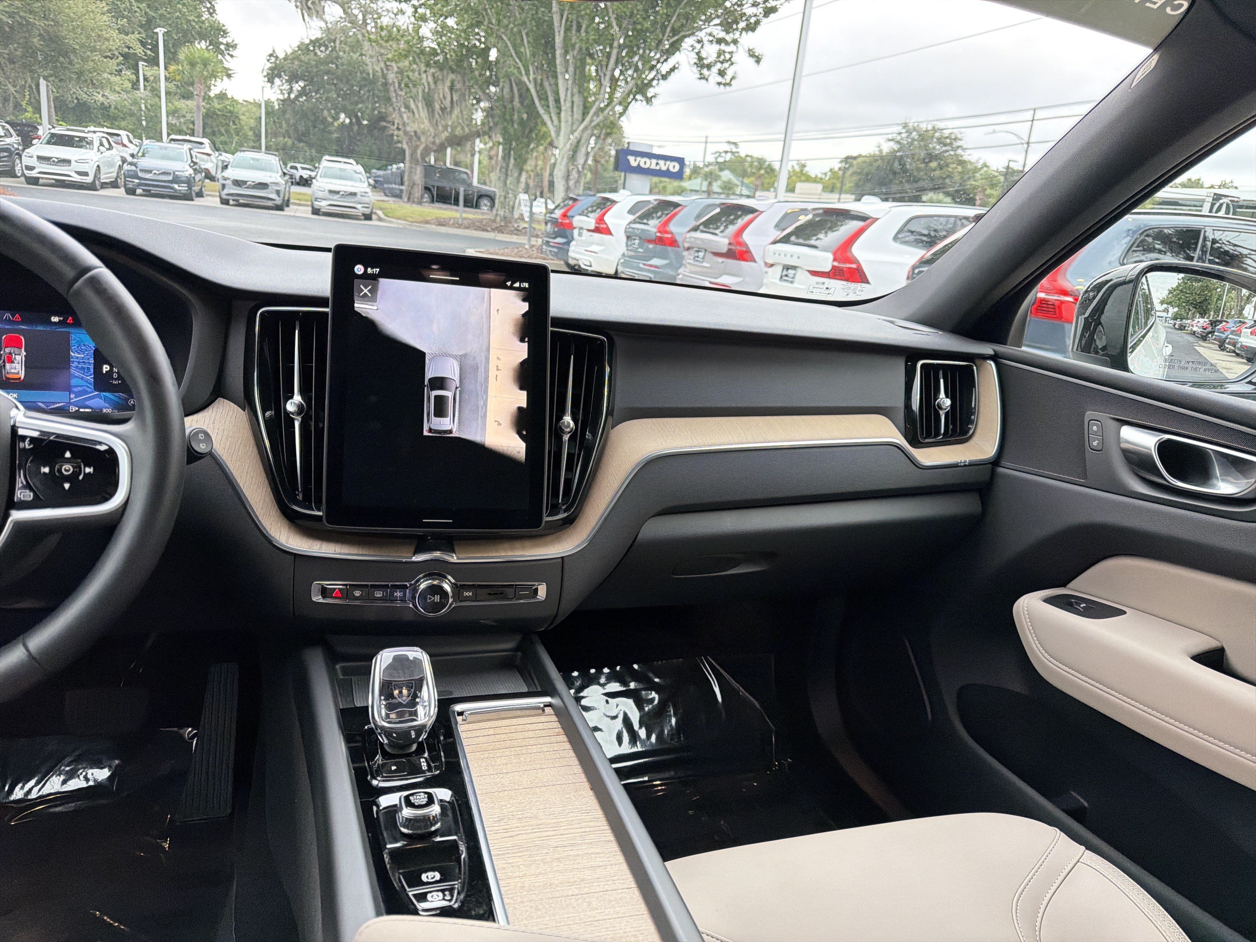 Certified 2026 Volvo XC60 B5 Plus w/ Protection Package Premier AWD/4WD image 31