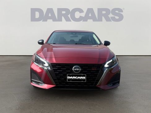Used 2023 Nissan Altima 2.5 SR FWD image 2