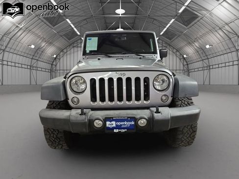 Used 2018 Jeep Wrangler Unlimited Sport S AWD/4WD image 2