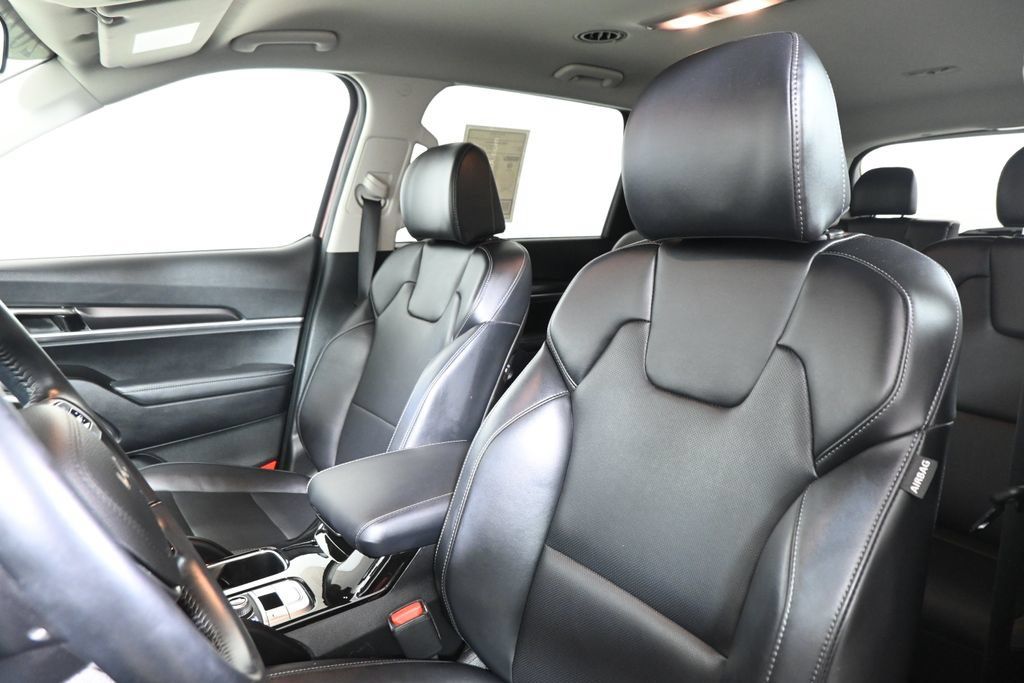 Used 2024 Kia Telluride S AWD/4WD image 16