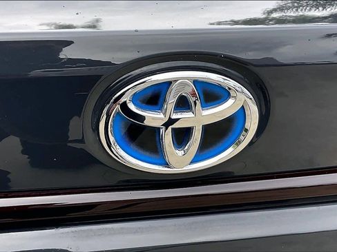 Certified 2023 Toyota Corolla LE image 29