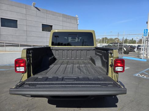 New 2026 Jeep Gladiator Sport image 30