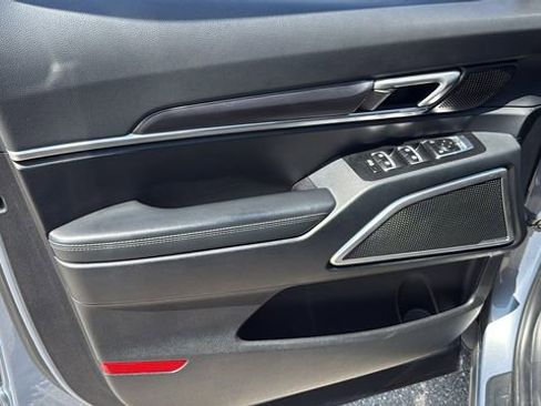 Used 2024 Kia Telluride S image 17