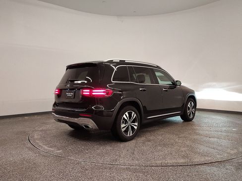 New 2026 Mercedes-Benz GLB 250 image 9