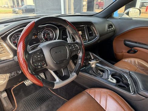 Used 2016 Dodge Challenger SRT w/ Technology Group RWD image 31