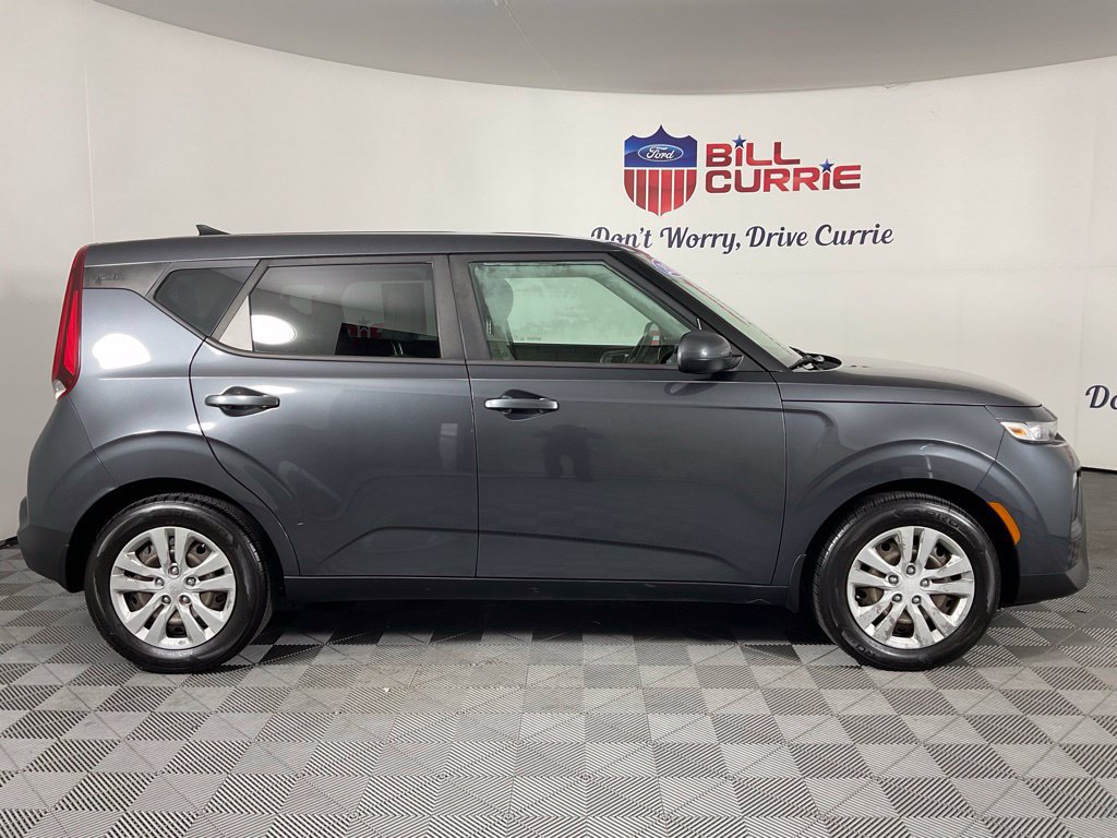 Used 2020 Kia Soul LX FWD image 2
