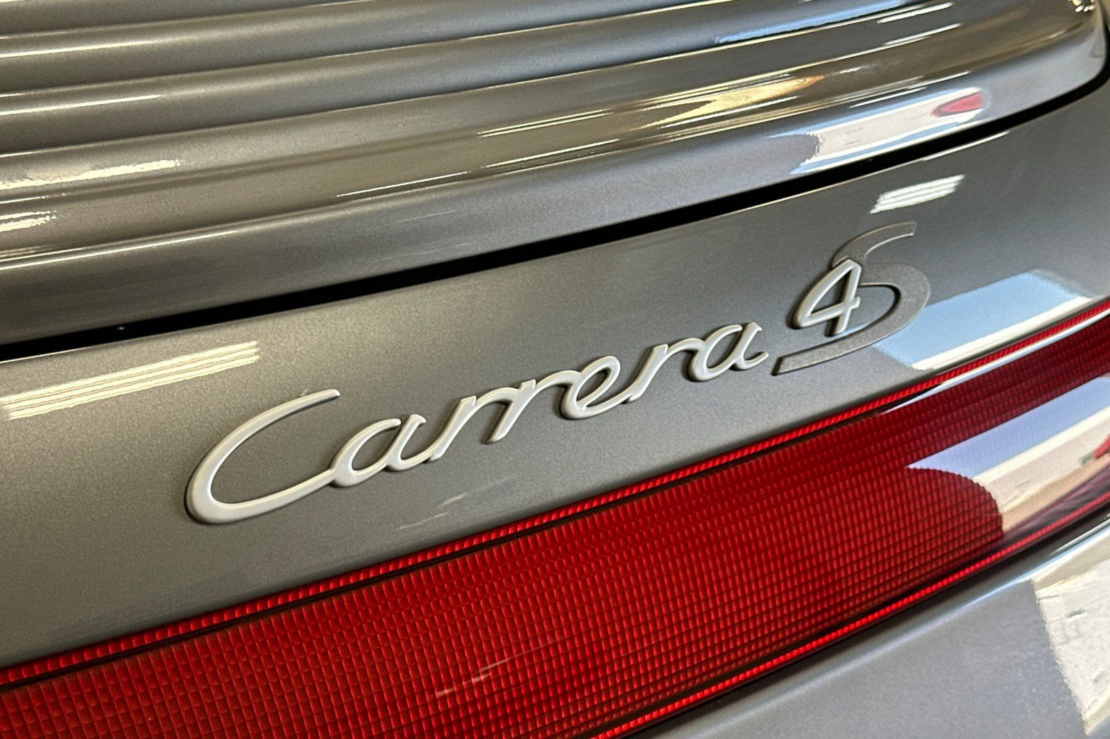 Used 2004 Porsche 911 Carrera RWD image 44