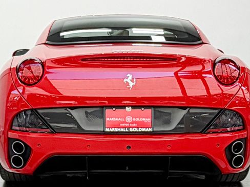 Used 2014 Ferrari California RWD image 40