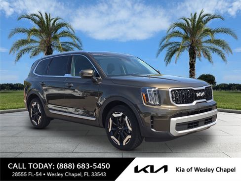 Certified 2023 Kia Telluride EX w/ EX Captain's Chair Package image 1