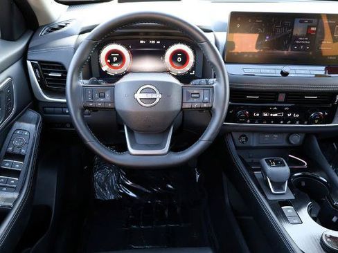 Certified 2026 Nissan Rogue Platinum w/ Platinum Premium Package AWD/4WD image 16