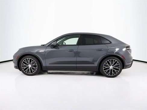 New 2025 Porsche Macan Electric image 2