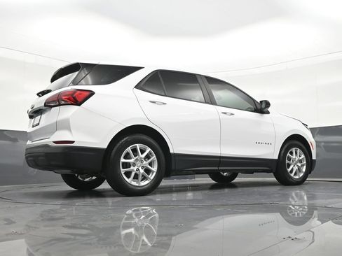 Used 2024 Chevrolet Equinox LS w/ Driver Confidence II Package FWD image 32