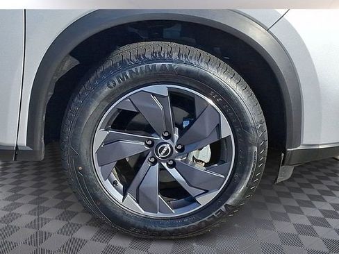 Certified 2025 Nissan Rogue SV image 9