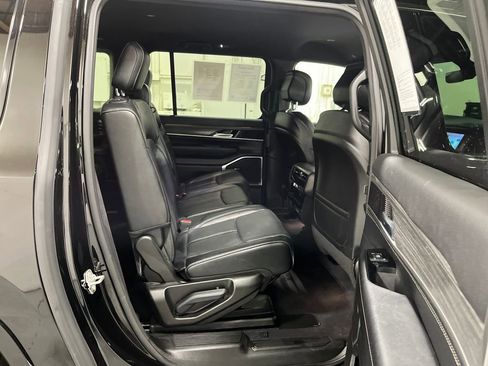 Used 2024 Jeep Wagoneer L Series II w/ Flexible Seating Group image 26