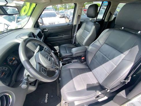 Used 2016 Jeep Patriot High Altitude AWD/4WD image 6