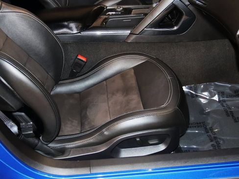 Used 2016 Chevrolet Corvette Stingray Coupe w/ Carbon Flash Badge Package image 56