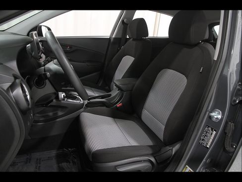 Certified 2023 Hyundai Kona SE AWD/4WD image 5