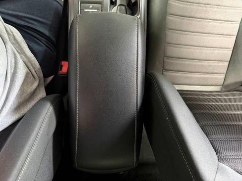 Used 2020 Ford Fusion SE FWD image 38