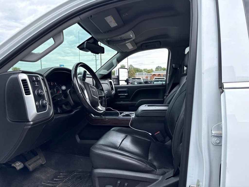 Used 2018 GMC Sierra 2500 SLT w/ Duramax Plus Package AWD/4WD image 2