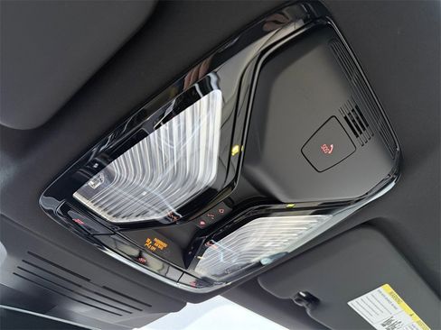 Certified 2025 BMW X6 M60i image 33