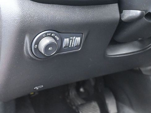 Used 2022 Jeep Compass Latitude image 14