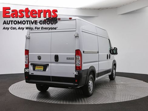 Used 2023 RAM ProMaster 2500 w/ Convenience Group FWD image 5