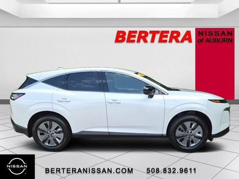 Used 2025 Nissan Murano SL w/ Cargo Package AWD/4WD image 2