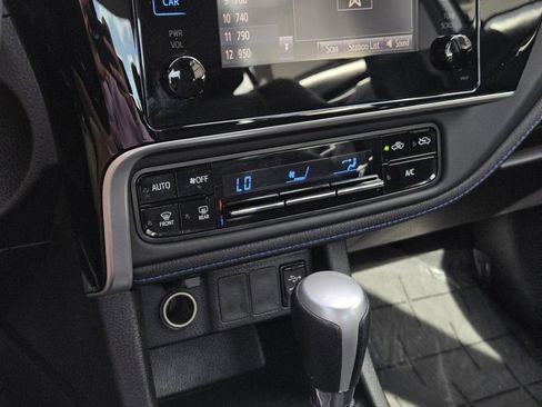 Used 2018 Toyota Corolla SE image 15