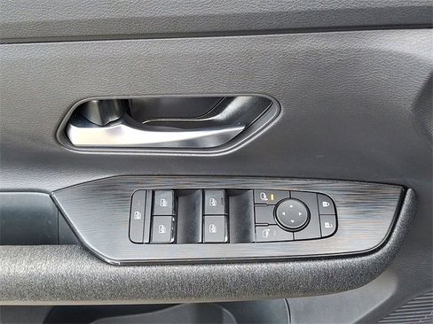 Used 2025 Nissan Kicks SV image 10