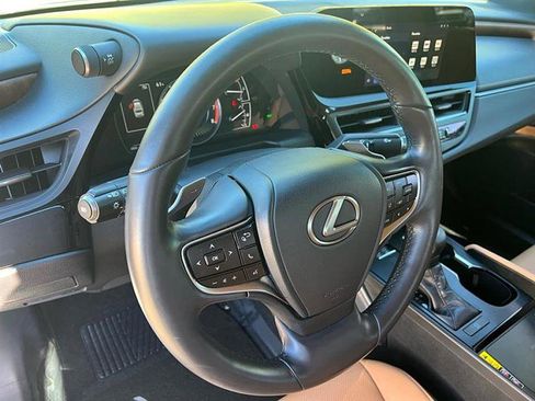 Used 2024 Lexus ES 350 Premium image 13