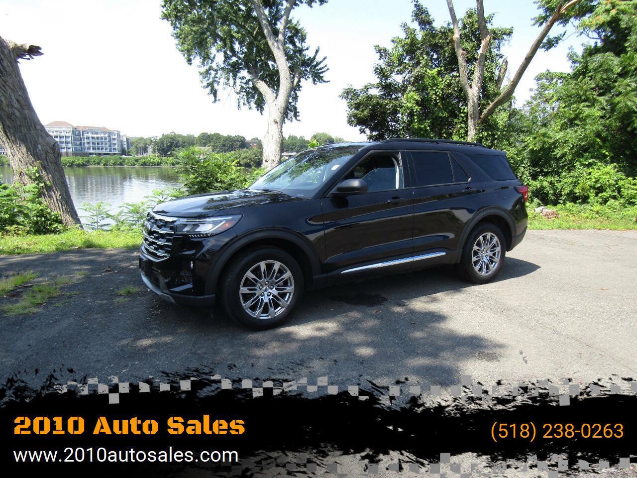 Used 2025 Ford Explorer Active w/ Active Comfort Package AWD/4WD image 1