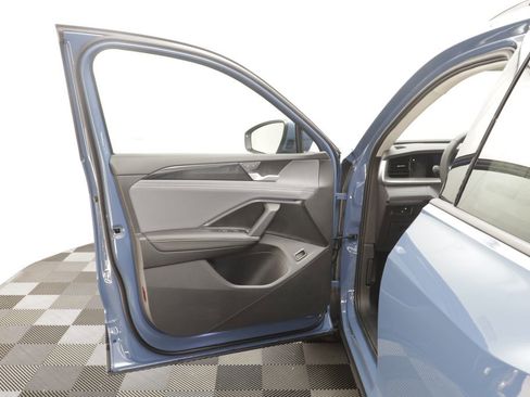 New 2026 Volkswagen Tiguan SE image 6