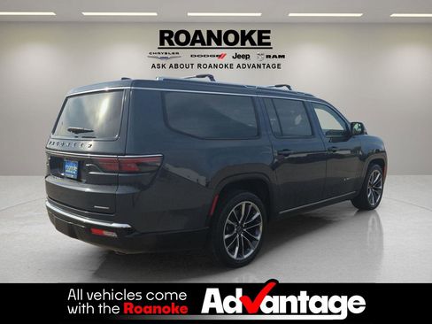 Used 2024 Jeep Wagoneer L Series III w/ Premium Group I image 12