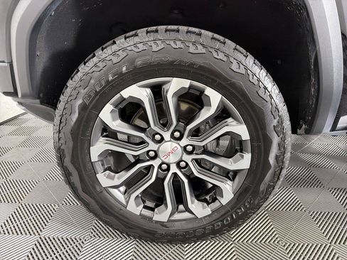 Used 2024 GMC Canyon Denali AWD/4WD image 9