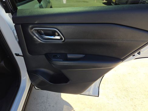 Certified 2025 Nissan Rogue Platinum AWD/4WD image 26