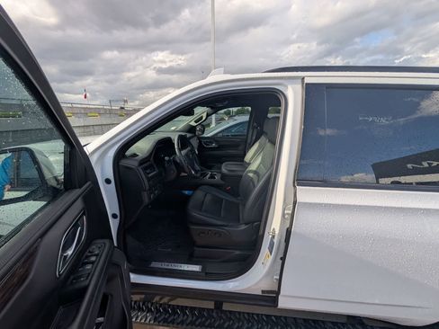 Used 2022 Chevrolet Tahoe Z71 w/ Luxury Package image 13