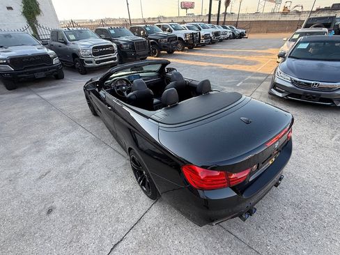 Used 2015 BMW M4 Convertible RWD image 31