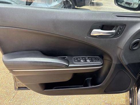 Used 2020 Dodge Charger SXT w/ Leather Interior Group RWD image 18