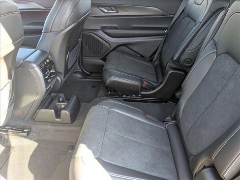 New 2025 Jeep Grand Cherokee L Altitude image 16