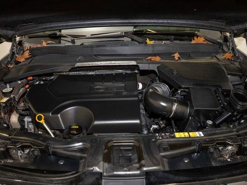 Used 2020 Land Rover Discovery Sport SE R-Dynamic image 23