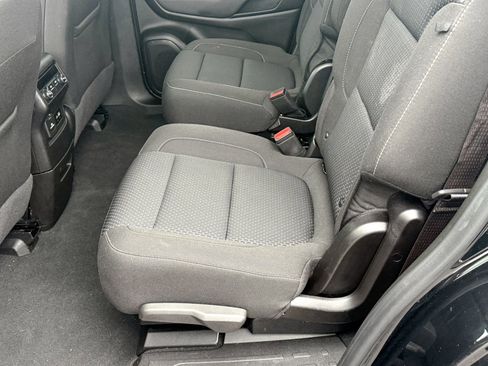 Used 2023 GMC Acadia SLE w/ Driver Convenience Package image 21