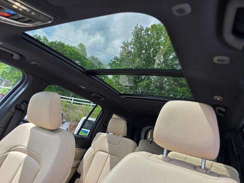 New 2026 Jeep Grand Cherokee L Limited w/ Luxury Tech Group II AWD/4WD image 14