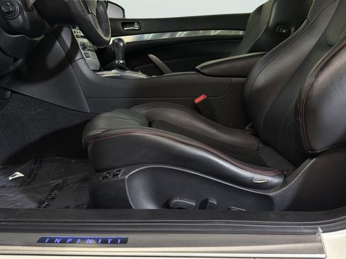 Used 2015 INFINITI Q60 Sport Limited RWD image 20