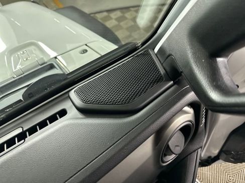 Used 2023 Jeep Wrangler Unlimited w/ Sun & Screen Package image 29