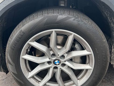 Used 2021 BMW X5 xDrive40i w/ Premium Package image 15