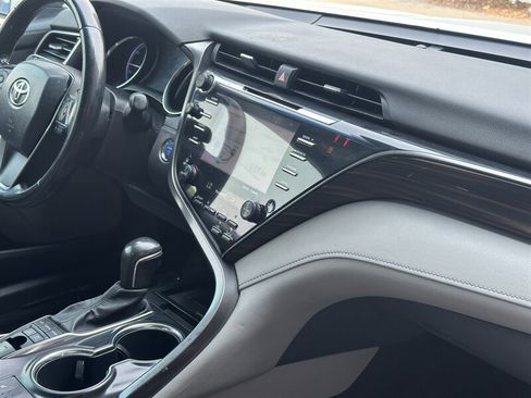 Used 2020 Toyota Camry XLE w/ Carpet Mat Package FWD image 12